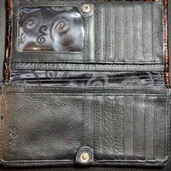 Brighton Classic Leather Wallet - Picture 8 of 9